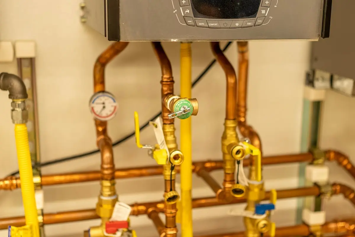 Licensed technician providing Pipe Repair for a homeowner in Walnut Park